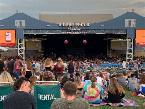 what can i bring into hollywood casino amphitheatre